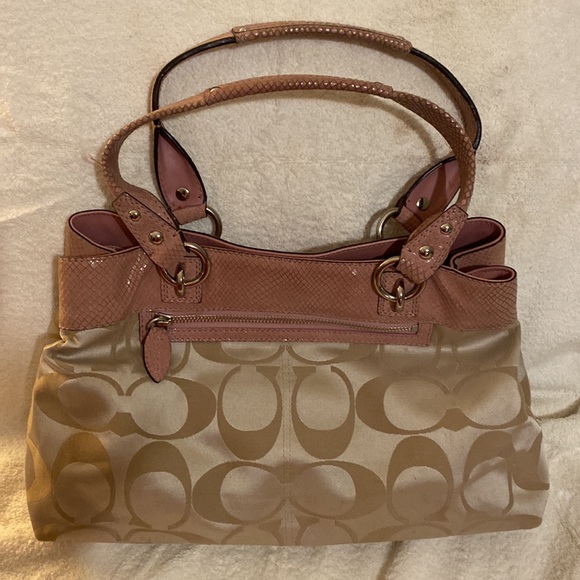 EUC pale pink trim COACH bag - Picture 2 of 7